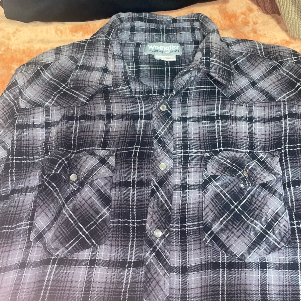 Wrangler Black Plaid Button-Up Shirt